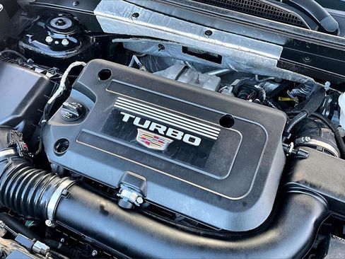 Used 2023 Cadillac XT4 Luxury w/ Cold Weather Package image 31