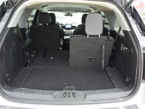Used 2022 Ford Explorer XLT w/ Equipment Group 202A image 48