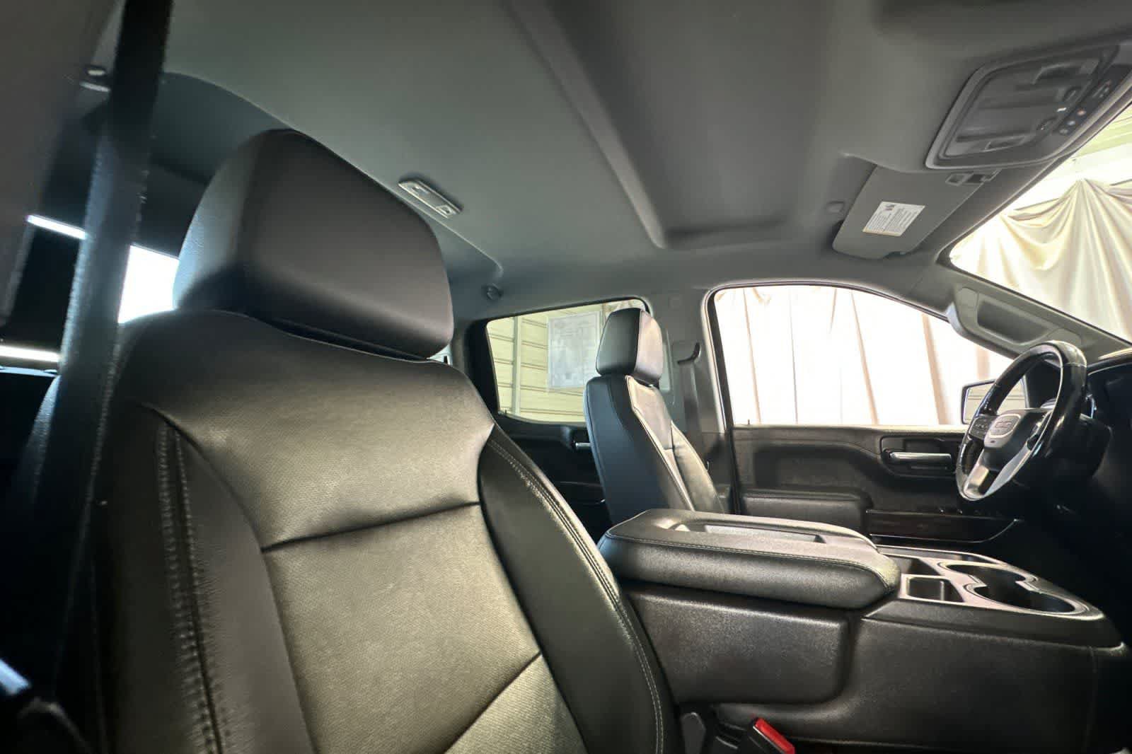 Used 2019 GMC Sierra 1500 SLT w/ Driver Alert Package I AWD/4WD image 18