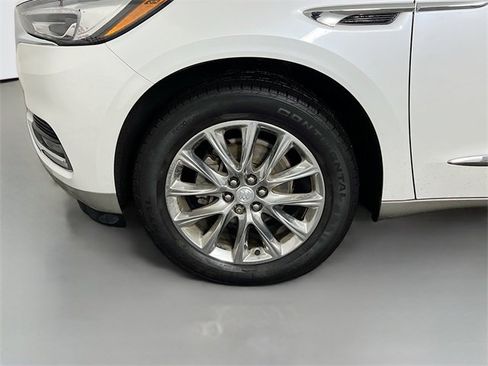 Used 2020 Buick Enclave Essence w/ Sound and Sites Package image 10