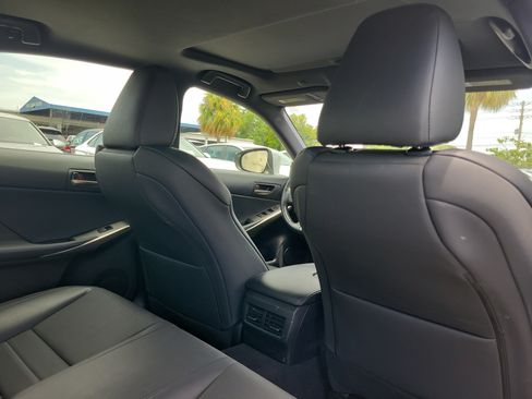 Used 2019 Lexus IS 300 F Sport w/ F Sport Package RWD image 8