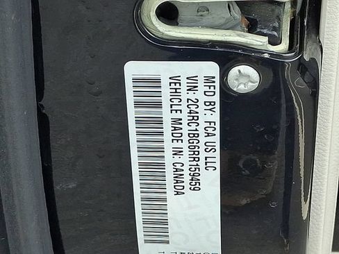 Used 2024 Chrysler Pacifica Touring-L FWD image 27