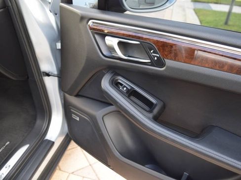 Used 2016 Porsche Macan S AWD/4WD image 74