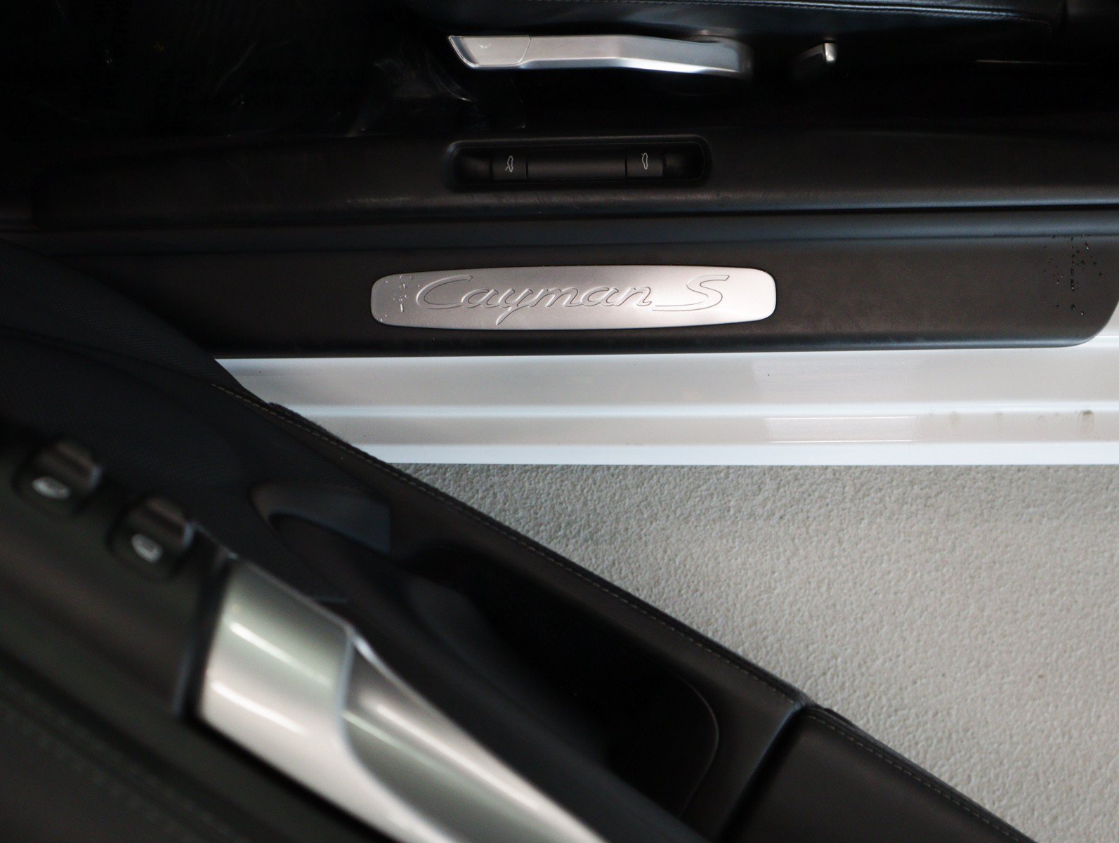 Used 2006 Porsche Cayman S RWD image 23