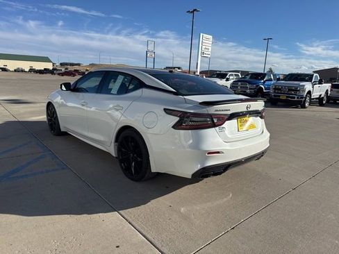 Used 2023 Nissan Maxima SR w/ Sport Mat Group image 6
