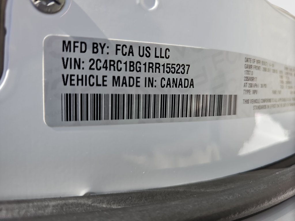 Used 2024 Chrysler Pacifica Touring-L FWD image 24