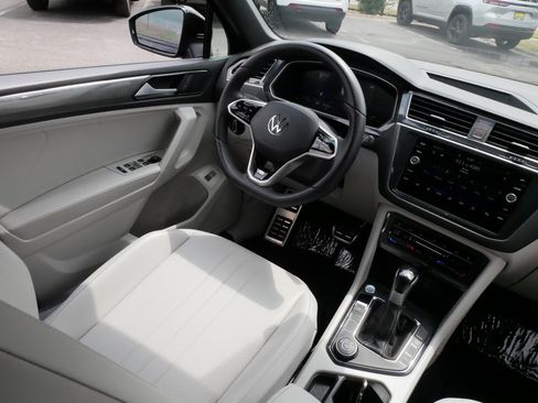 Certified 2024 Volkswagen Tiguan SE R-Line AWD/4WD image 9