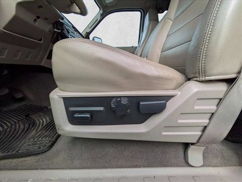 Used 2010 Ford F250 Lariat image 17