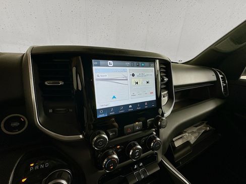 Used 2022 RAM 1500 Big Horn AWD/4WD image 22