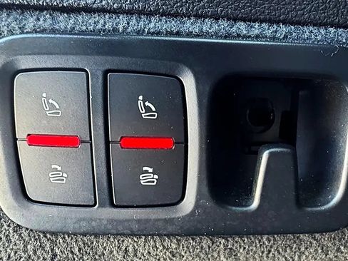 Used 2017 Audi Q7 3.0T Premium AWD/4WD image 24