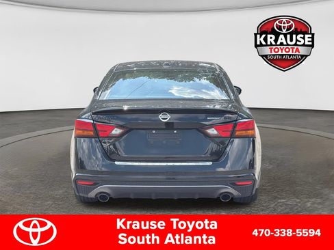 Used 2022 Nissan Altima 2.5 SR w/ Midnight Edition Package FWD image 7