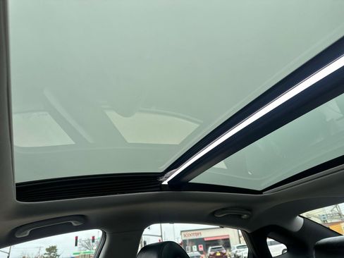 Used 2013 Hyundai Azera w/ Technology Pkg image 17