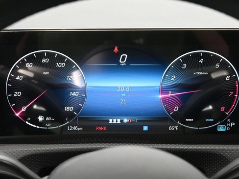 Used 2025 Mercedes-Benz CLA 250 4MATIC image 11
