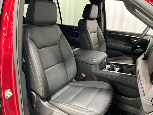 Used 2026 Chevrolet Suburban LT w/ Comfort Package AWD/4WD image 10