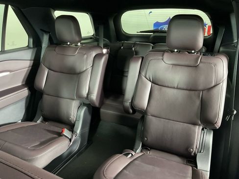 New 2026 Ford Explorer Platinum image 16
