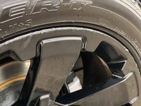 Used 2018 GMC Yukon SLT w/ Open Road Package image 36