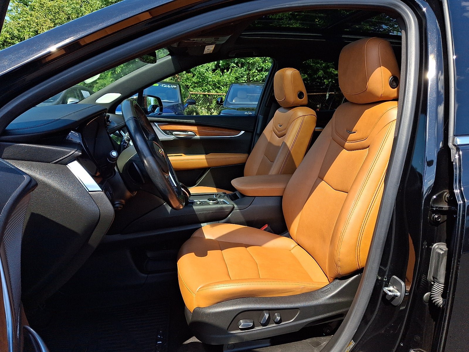 Certified 2023 Cadillac XT5 Premium Luxury AWD/4WD image 17