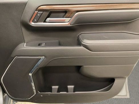 Used 2023 Chevrolet Silverado 1500 LT image 24