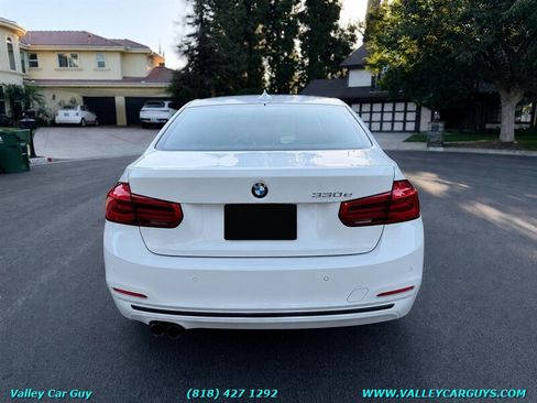 Used 2018 BMW 330e RWD image 4