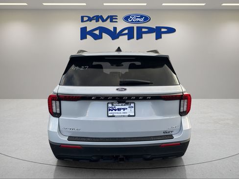 Used 2026 Ford Explorer Active AWD/4WD image 6