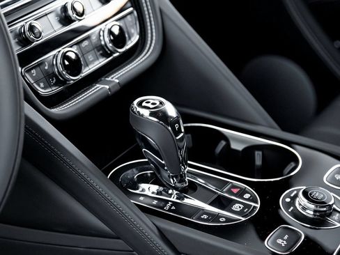 Used 2024 Bentley Bentayga Extended Wheelbase AWD/4WD image 20