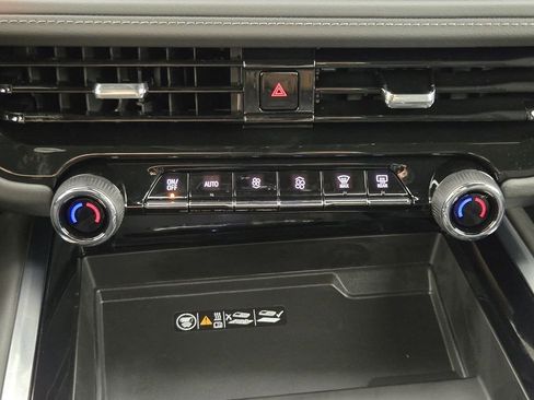New 2026 Chevrolet Suburban LT w/ Comfort Package RWD image 18