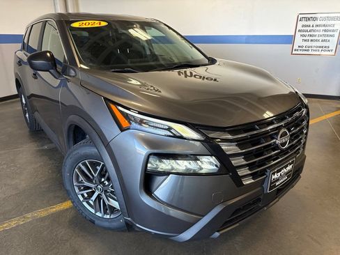Used 2024 Nissan Rogue S AWD/4WD image 3