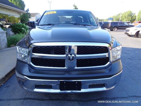 Used 2018 RAM 1500 Express AWD/4WD image 19