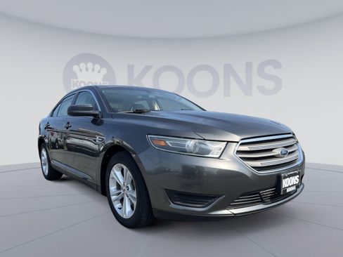 Used 2015 Ford Taurus SE FWD image 10