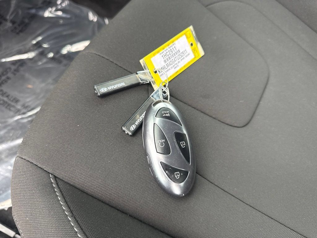 Used 2026 Hyundai Elantra Sport FWD image 27