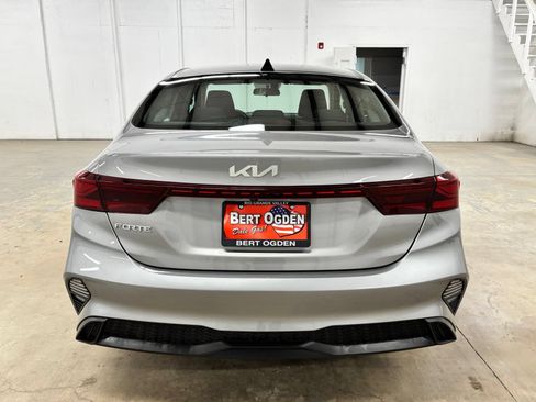 Used 2023 Kia Forte LXS w/ LXS Technology Package FWD image 6