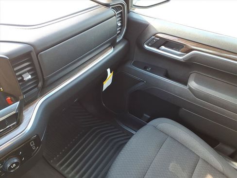 Used 2026 Chevrolet Silverado 1500 RST AWD/4WD image 34