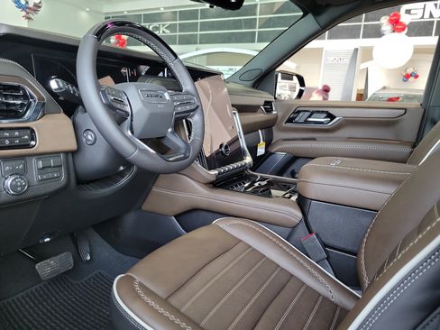 New 2026 GMC Yukon Denali Ultimate AWD/4WD image 6