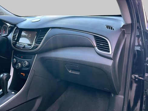 Used 2019 Chevrolet Trax LS FWD image 17