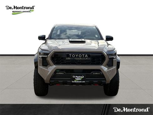 Used 2025 Toyota Tacoma TRD Pro image 2