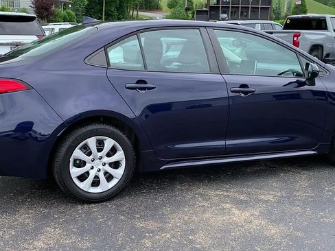 Used 2021 Toyota Corolla LE FWD image 5