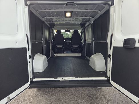 Used 2025 RAM ProMaster 2500 w/ Convenience Group FWD image 21