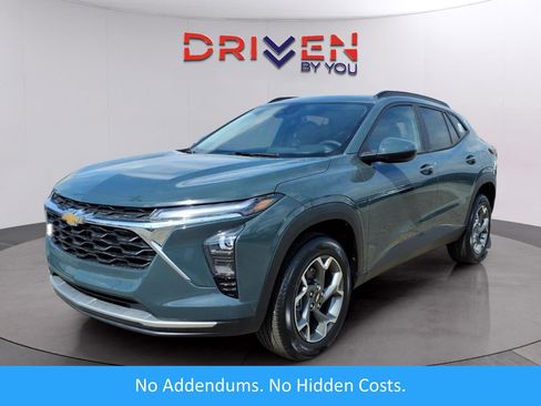 New 2026 Chevrolet Trax LT w/ Driver Confidence Package image 1