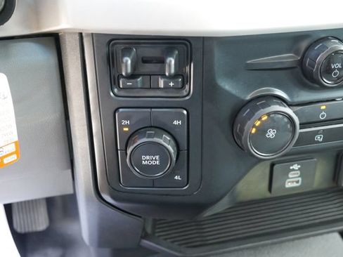Used 2023 Ford F250 XL w/ F-250 >10K GVWR Package AWD/4WD image 19