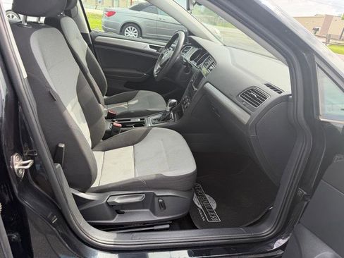 Used 2016 Volkswagen e-Golf SE FWD image 6