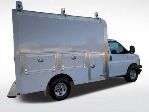 New 2025 GMC Savana 3500 w/ Power Convenience Package RWD image 11