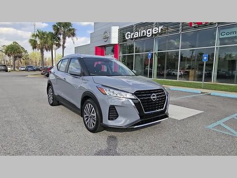 Used 2024 Nissan Kicks SV image 18