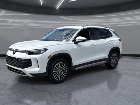 New 2026 Volkswagen Tiguan S AWD/4WD image 3