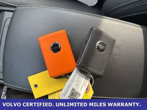 Certified 2025 Volvo XC40 B5 Core image 26