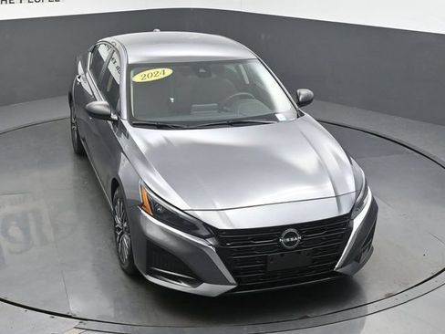 Used 2024 Nissan Altima 2.5 SV FWD image 61