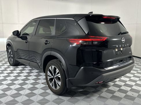 Used 2023 Nissan Rogue SV image 6