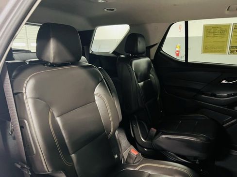 Used 2021 Chevrolet Traverse LT image 34