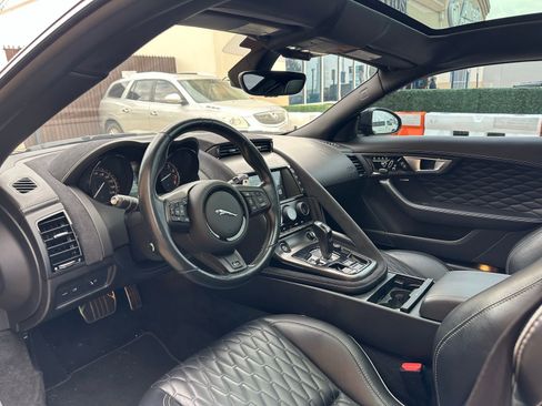 Used 2017 Jaguar F-TYPE SVR image 7
