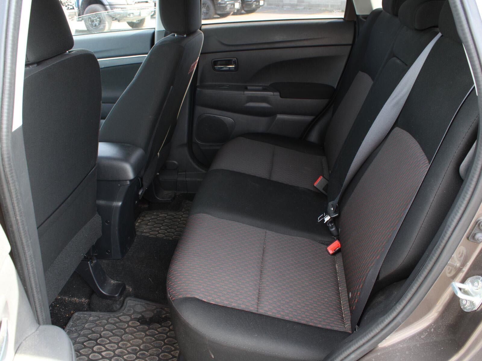 Used 2017 Mitsubishi Outlander Sport LE AWD/4WD image 16
