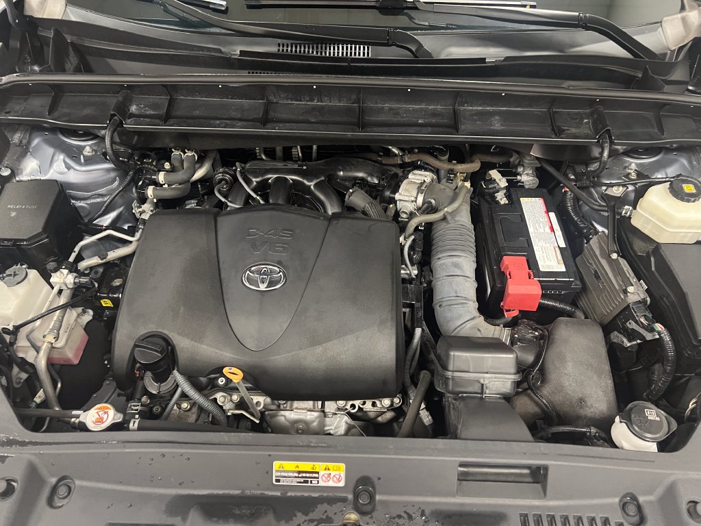 Used 2022 Toyota Highlander Limited FWD image 22